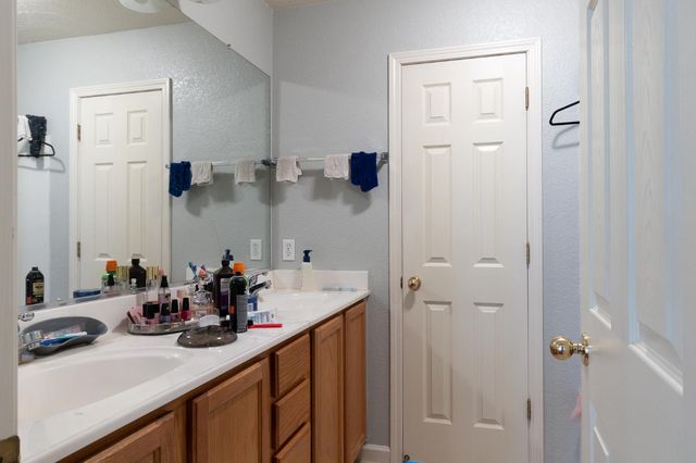 6282 Crestview Cir, Stockton, CA 95219