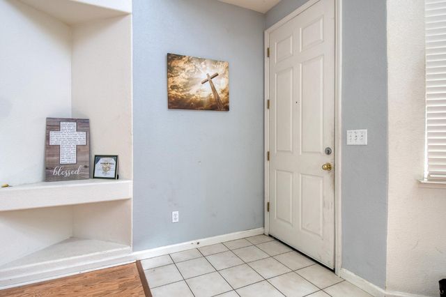 6282 Crestview Cir, Stockton, CA 95219