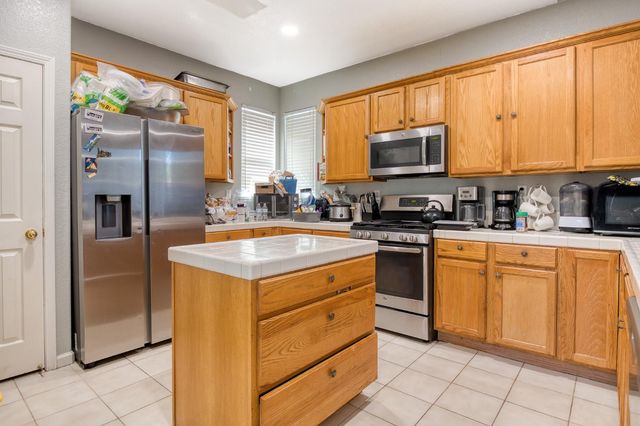 6282 Crestview Cir, Stockton, CA 95219