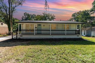 2427 Danforth Lane, Charlotte, NC 28208