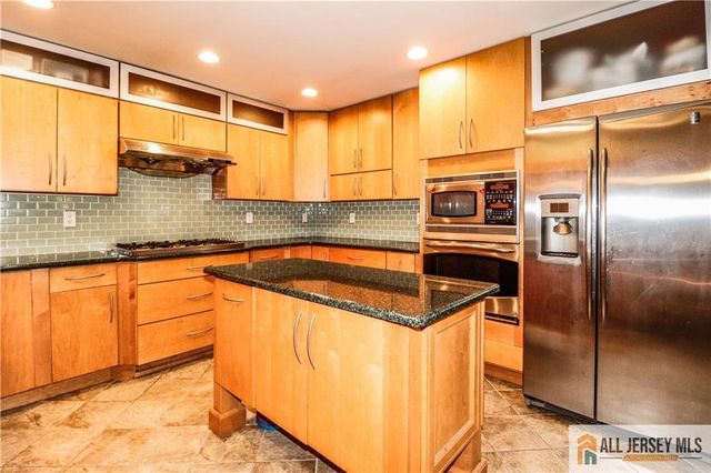 13 Ramsey Road, Edison, NJ 08820