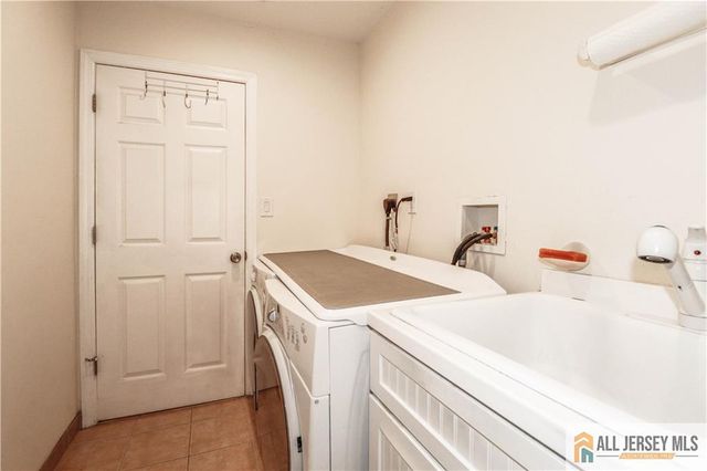 13 Ramsey Road, Edison, NJ 08820