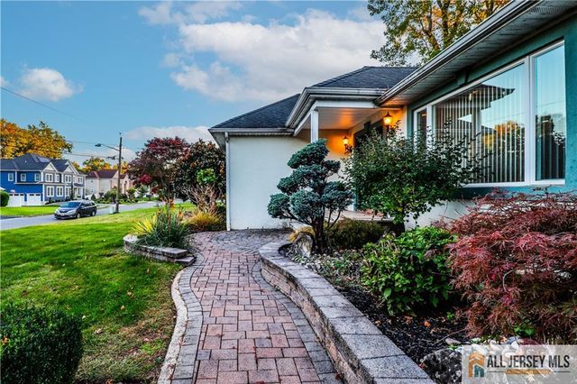 13 Ramsey Road, Edison, NJ 08820