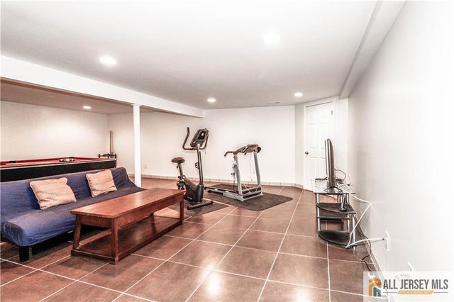 13 Ramsey Road, Edison, NJ 08820