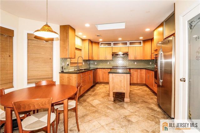 13 Ramsey Road, Edison, NJ 08820
