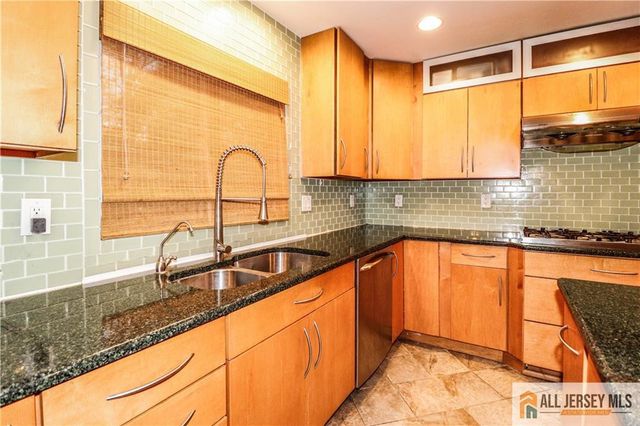 13 Ramsey Road, Edison, NJ 08820