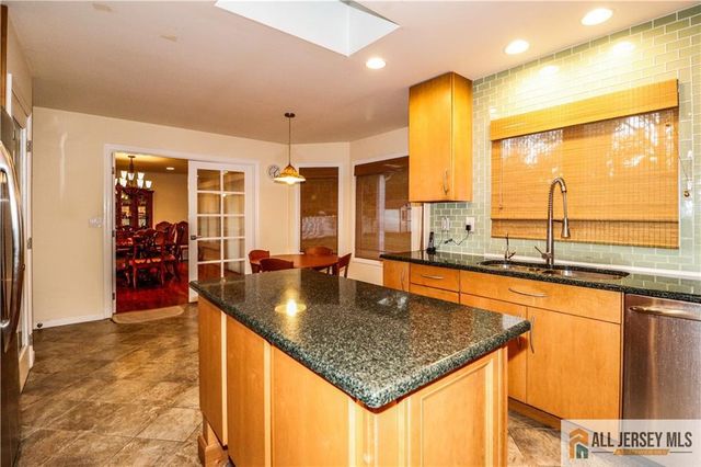 13 Ramsey Road, Edison, NJ 08820