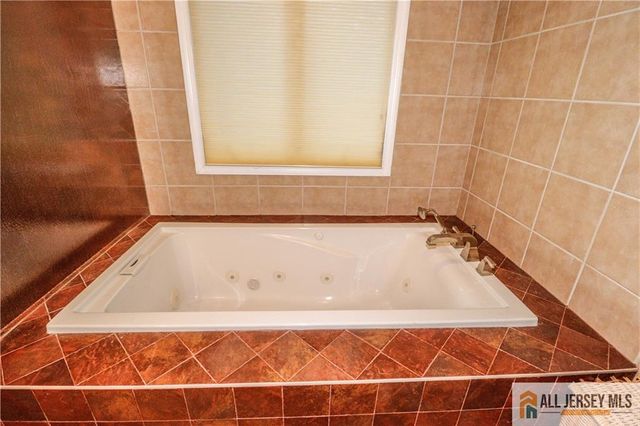 13 Ramsey Road, Edison, NJ 08820