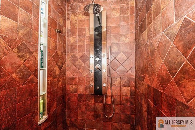 13 Ramsey Road, Edison, NJ 08820