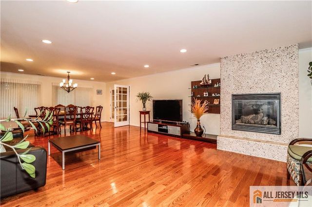 13 Ramsey Road, Edison, NJ 08820