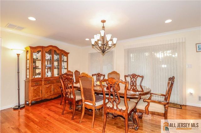 13 Ramsey Road, Edison, NJ 08820