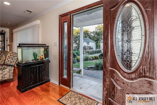 13 Ramsey Road, Edison, NJ 08820