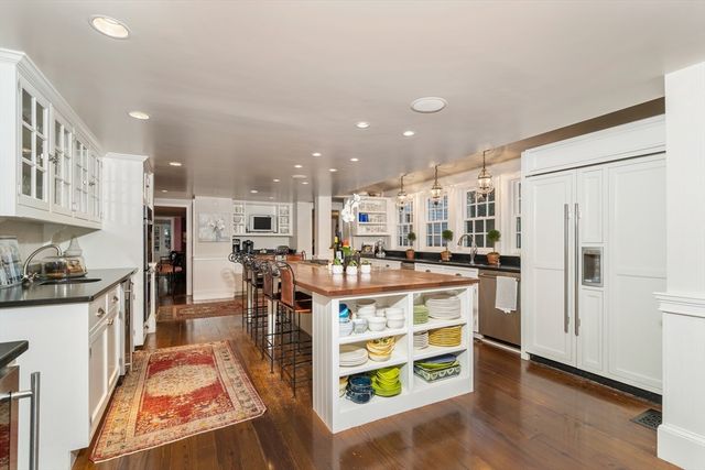 883 High, Dedham, MA 02026