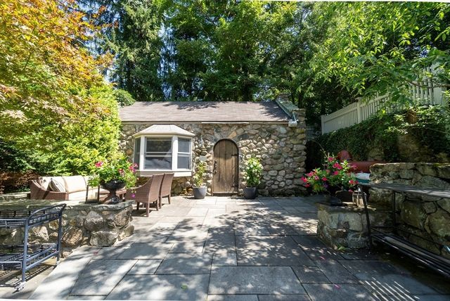 883 High, Dedham, MA 02026