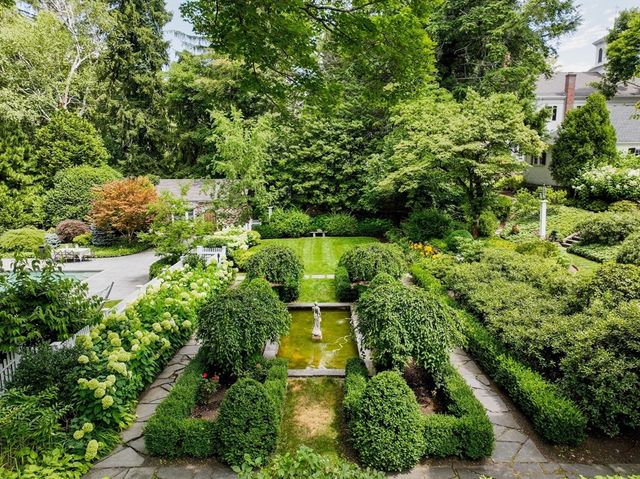 883 High, Dedham, MA 02026