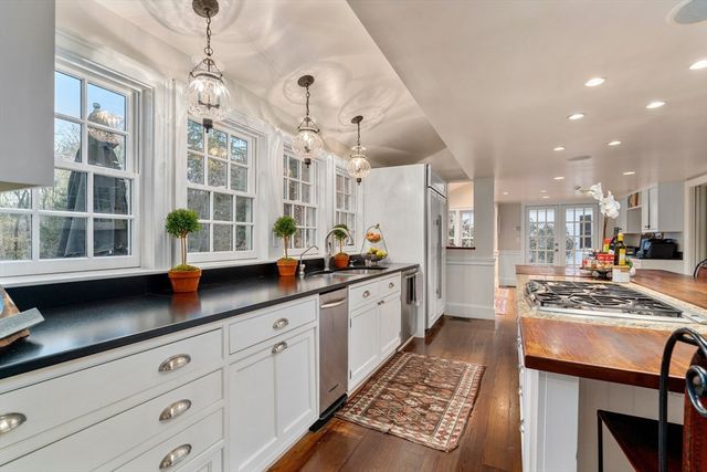 883 High, Dedham, MA 02026