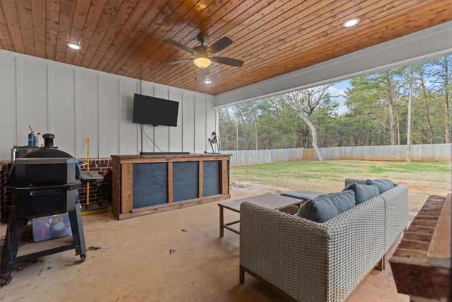 19438 Cedarpark Place, Lindale, TX 75771