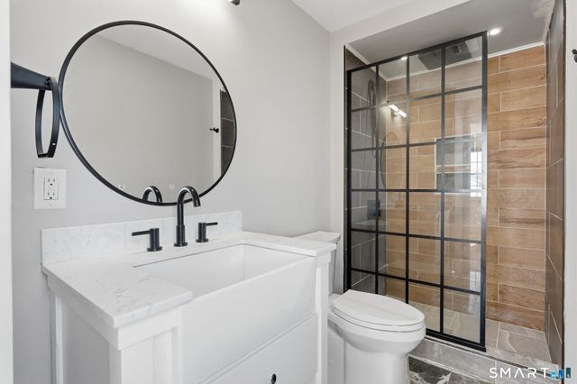 2 Yellow Orange Circle, Middletown, CT 06457