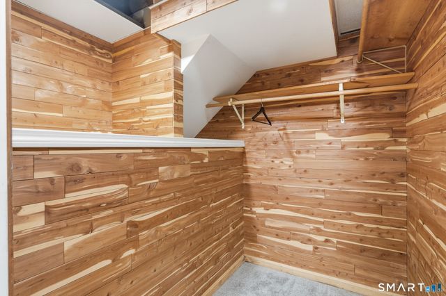 2 Yellow Orange Circle, Middletown, CT 06457