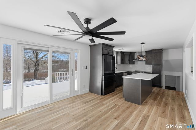 2 Yellow Orange Circle, Middletown, CT 06457