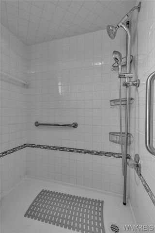 30 Bonita Drive, Cheektowaga, NY 14043