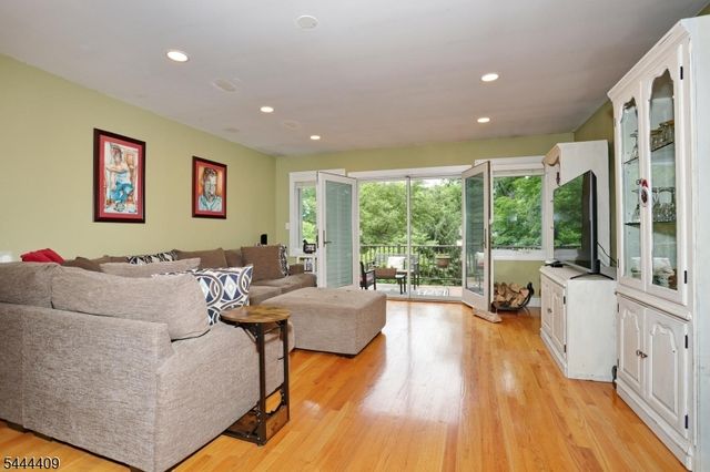121 Magee Rd, Ringwood Boro, NJ 07456