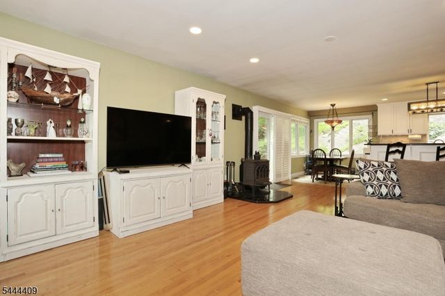 121 Magee Rd, Ringwood Boro, NJ 07456