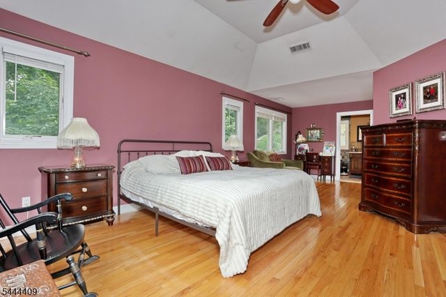 121 Magee Rd, Ringwood Boro, NJ 07456
