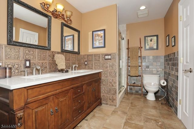 121 Magee Rd, Ringwood Boro, NJ 07456