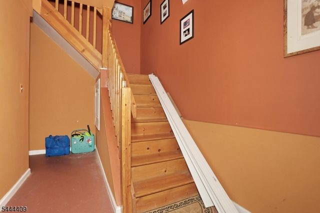 121 Magee Rd, Ringwood Boro, NJ 07456