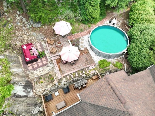 121 Magee Rd, Ringwood Boro, NJ 07456