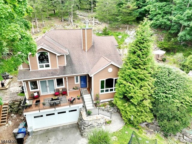 121 Magee Rd, Ringwood Boro, NJ 07456