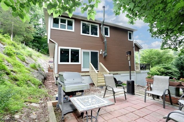 121 Magee Rd, Ringwood Boro, NJ 07456