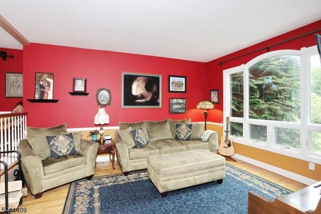 121 Magee Rd, Ringwood Boro, NJ 07456