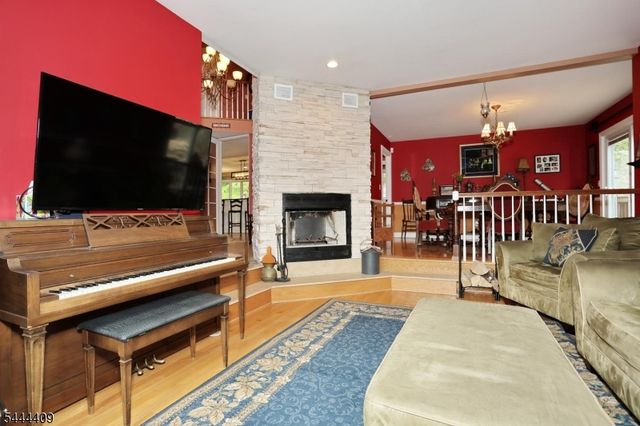 121 Magee Rd, Ringwood Boro, NJ 07456