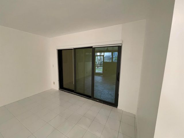 2372 NW 39th Avenue, Coconut Creek, FL 33066