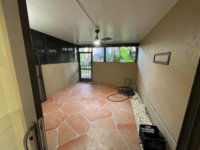 2372 NW 39th Avenue, Coconut Creek, FL 33066