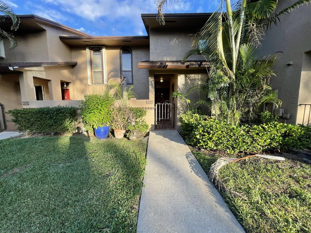2372 NW 39th Avenue, Coconut Creek, FL 33066
