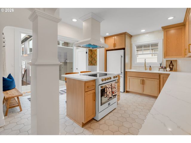 3117 Ne 33RD Ave, Portland, OR 97212