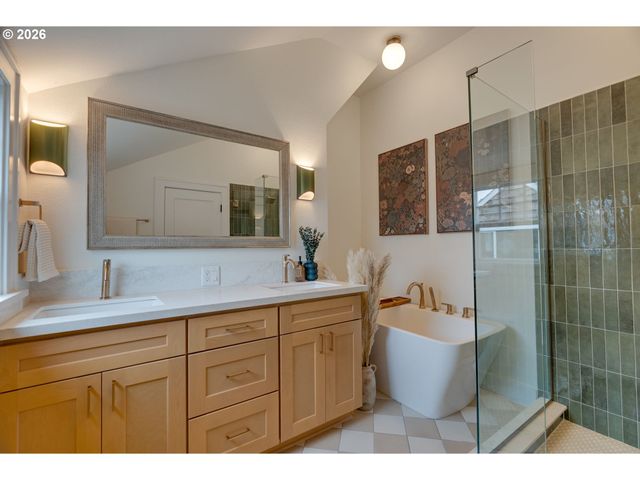 3117 Ne 33RD Ave, Portland, OR 97212