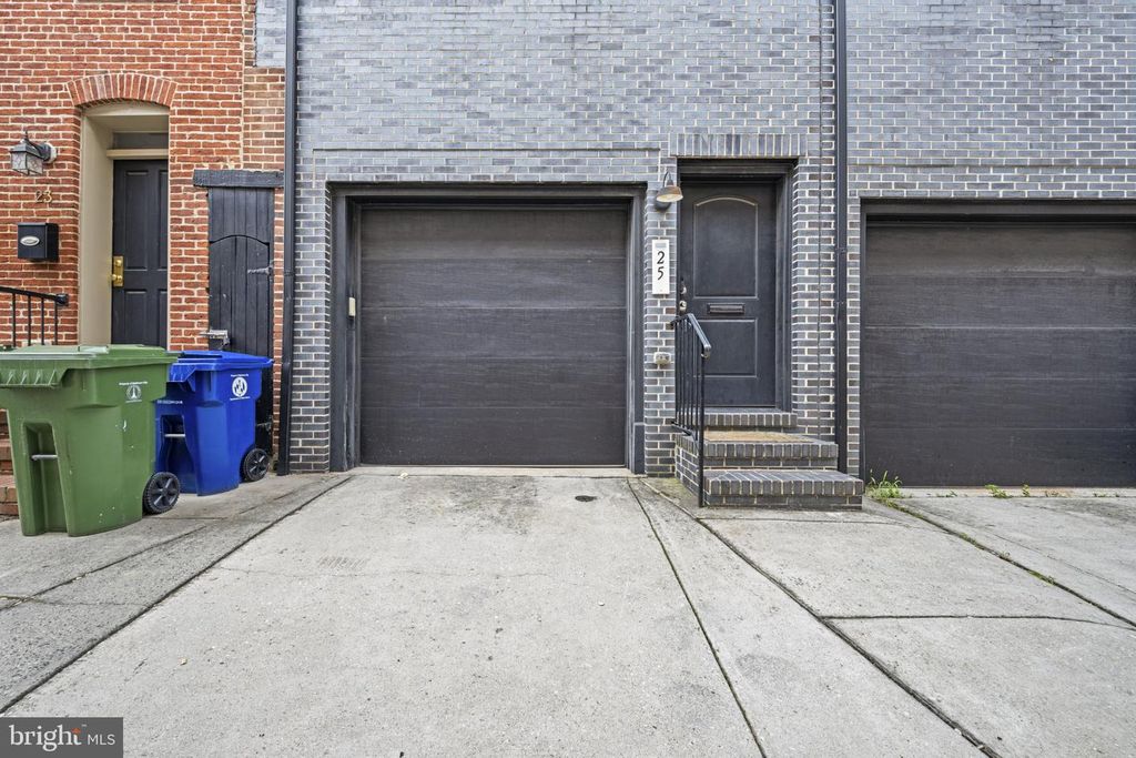 25 S CHAPEL ST S, Baltimore, MD 21231