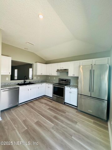 4070 PEBBLE BROOKE Circle, Orange Park, FL 32065