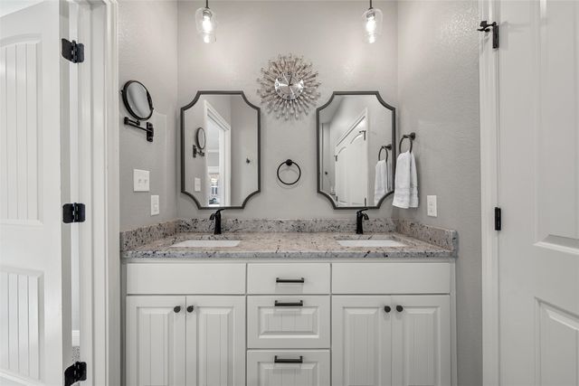 117 Lost Oaks Drive, Waco, TX 76705