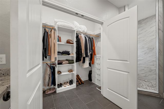 117 Lost Oaks Drive, Waco, TX 76705