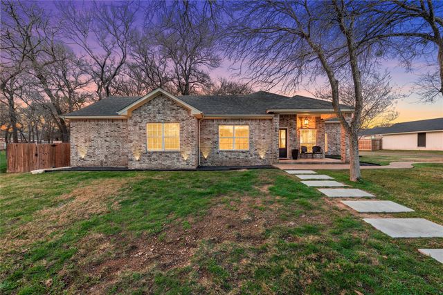 117 Lost Oaks Drive, Waco, TX 76705