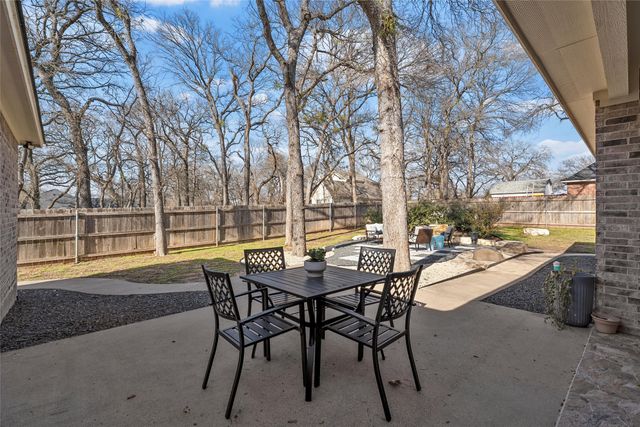117 Lost Oaks Drive, Waco, TX 76705