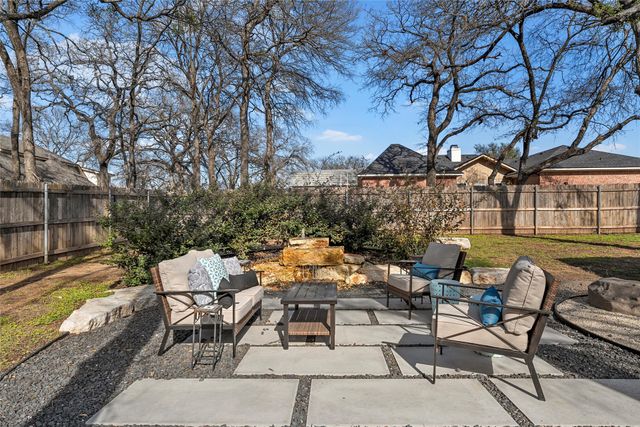117 Lost Oaks Drive, Waco, TX 76705