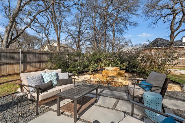 117 Lost Oaks Drive, Waco, TX 76705