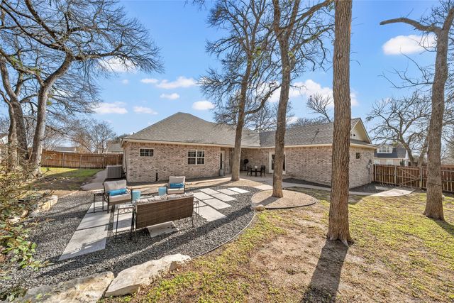 117 Lost Oaks Drive, Waco, TX 76705