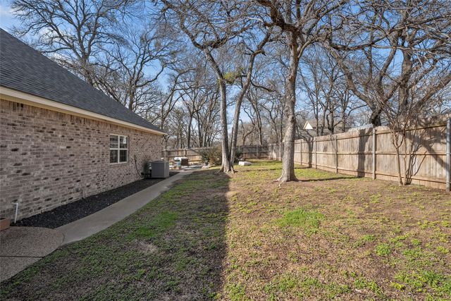 117 Lost Oaks Drive, Waco, TX 76705